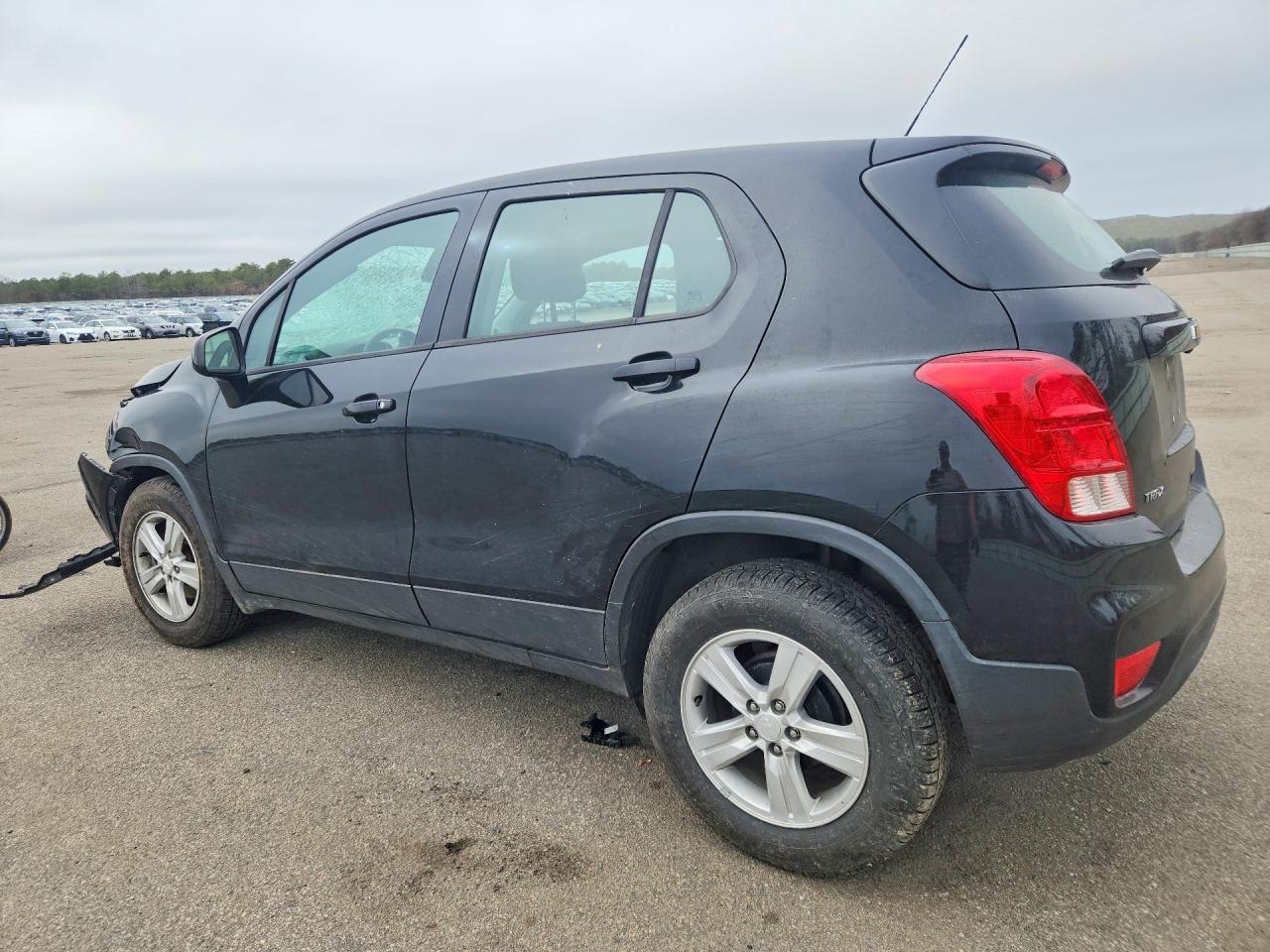 2019 Chevrolet Trax Ls - Image 2