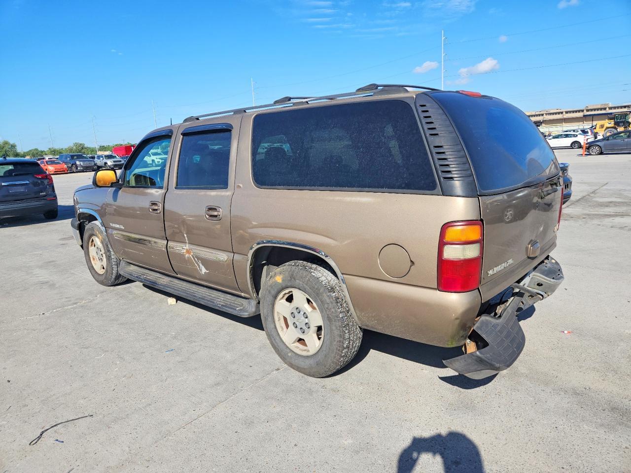 2003 GMC Yukon Xl C1500 - Image 2