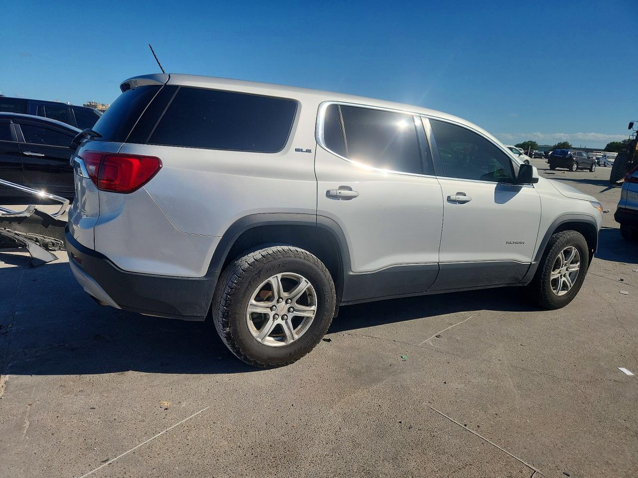 2017 GMC Acadia Sle - Image 3
