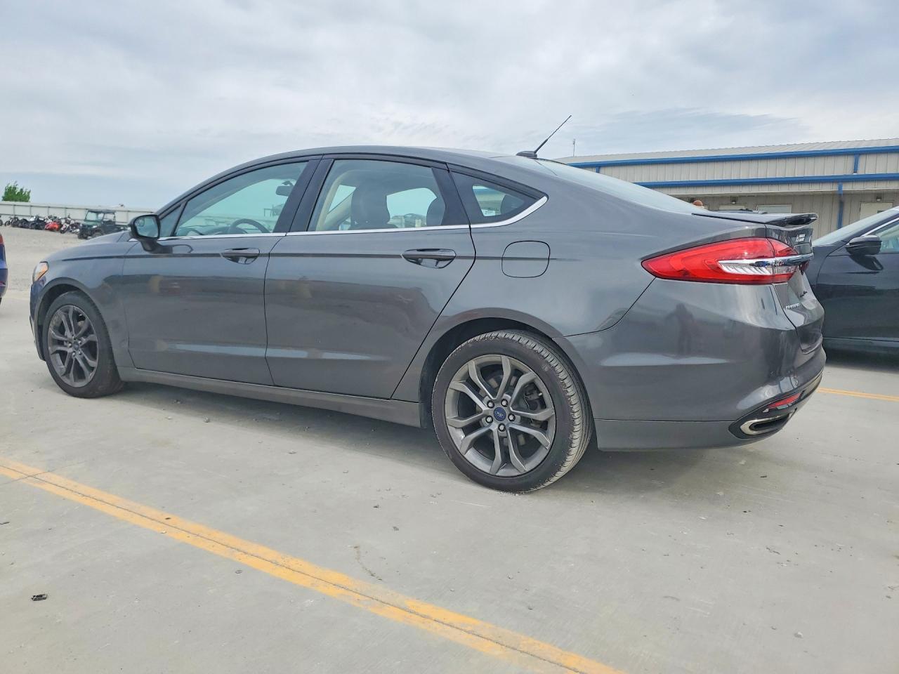 2017 Ford Fusion Se - Фото 2