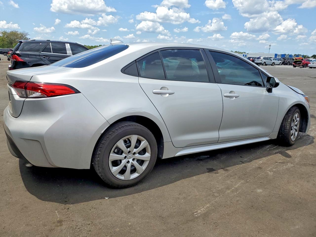 2025 Toyota Corolla Le - Image 3