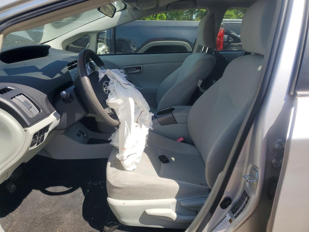 2013 Toyota Prius Three - Фото 7