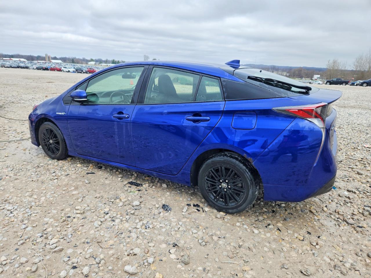 2016 Toyota Prius Three - Фото 2
