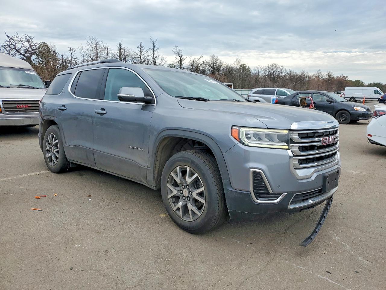 2021 GMC Acadia - Image 4