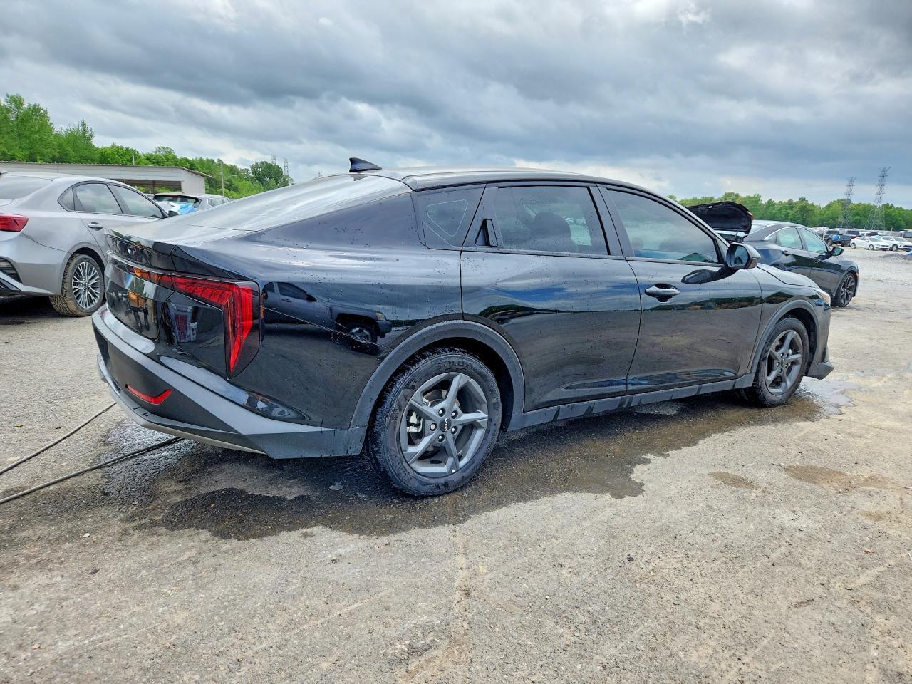 2026 Kia K4 Lxs - Image 3