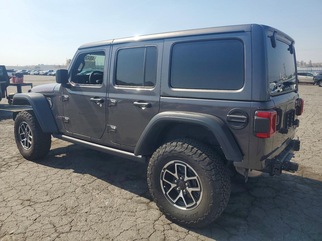 2025 Jeep Wrangler Rubicon - Фото 2