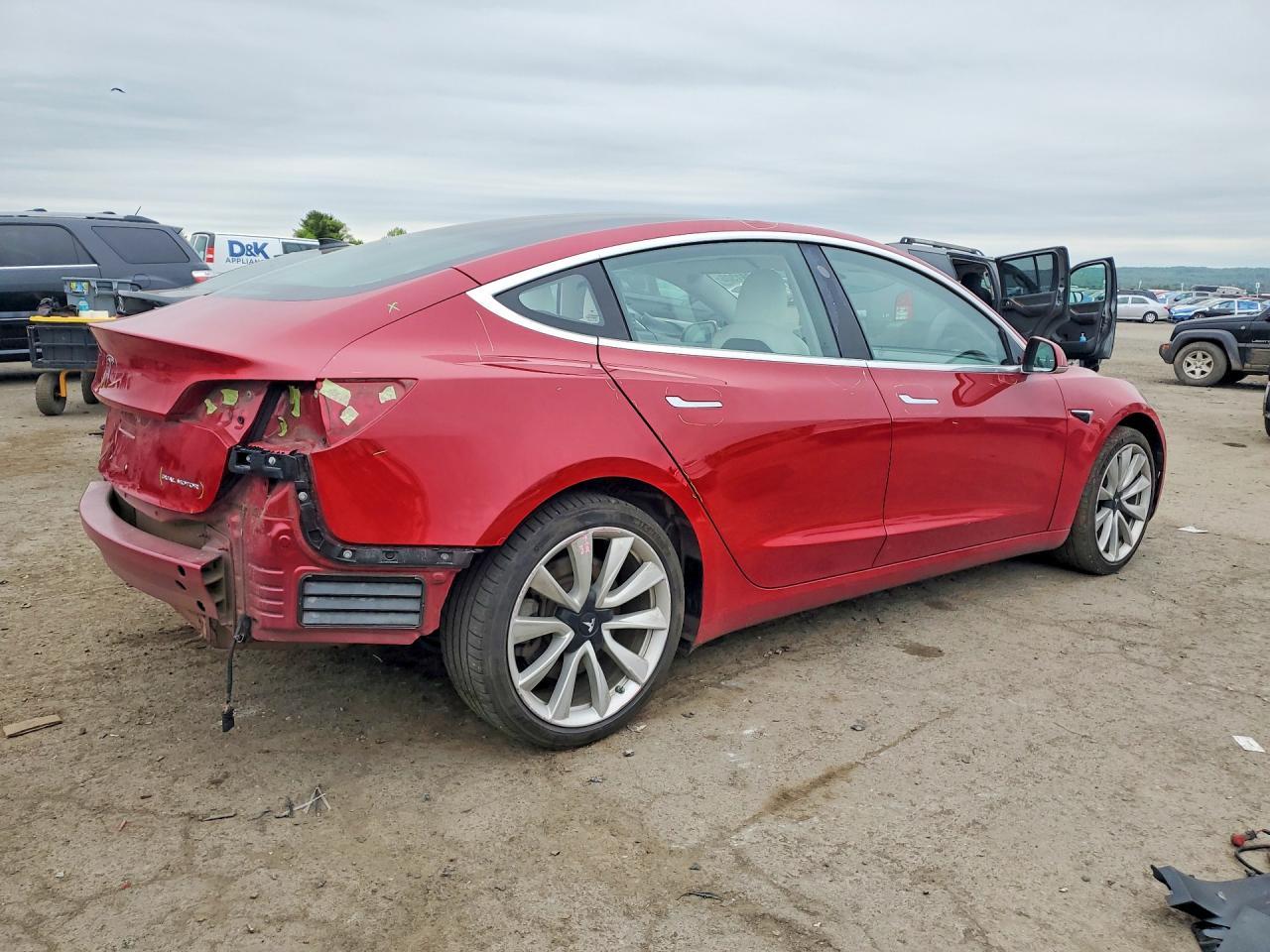 2018 Tesla Model 3 - Image 3
