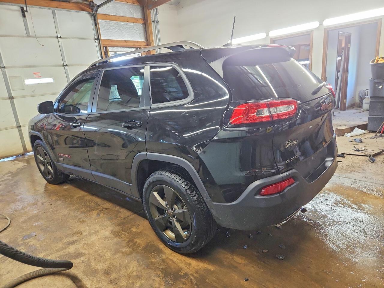2017 Jeep Cherokee Latitude - Image 2