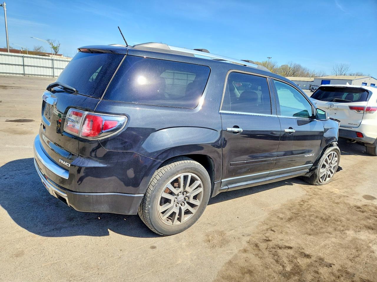 2013 GMC Acadia Denali - Фото 3