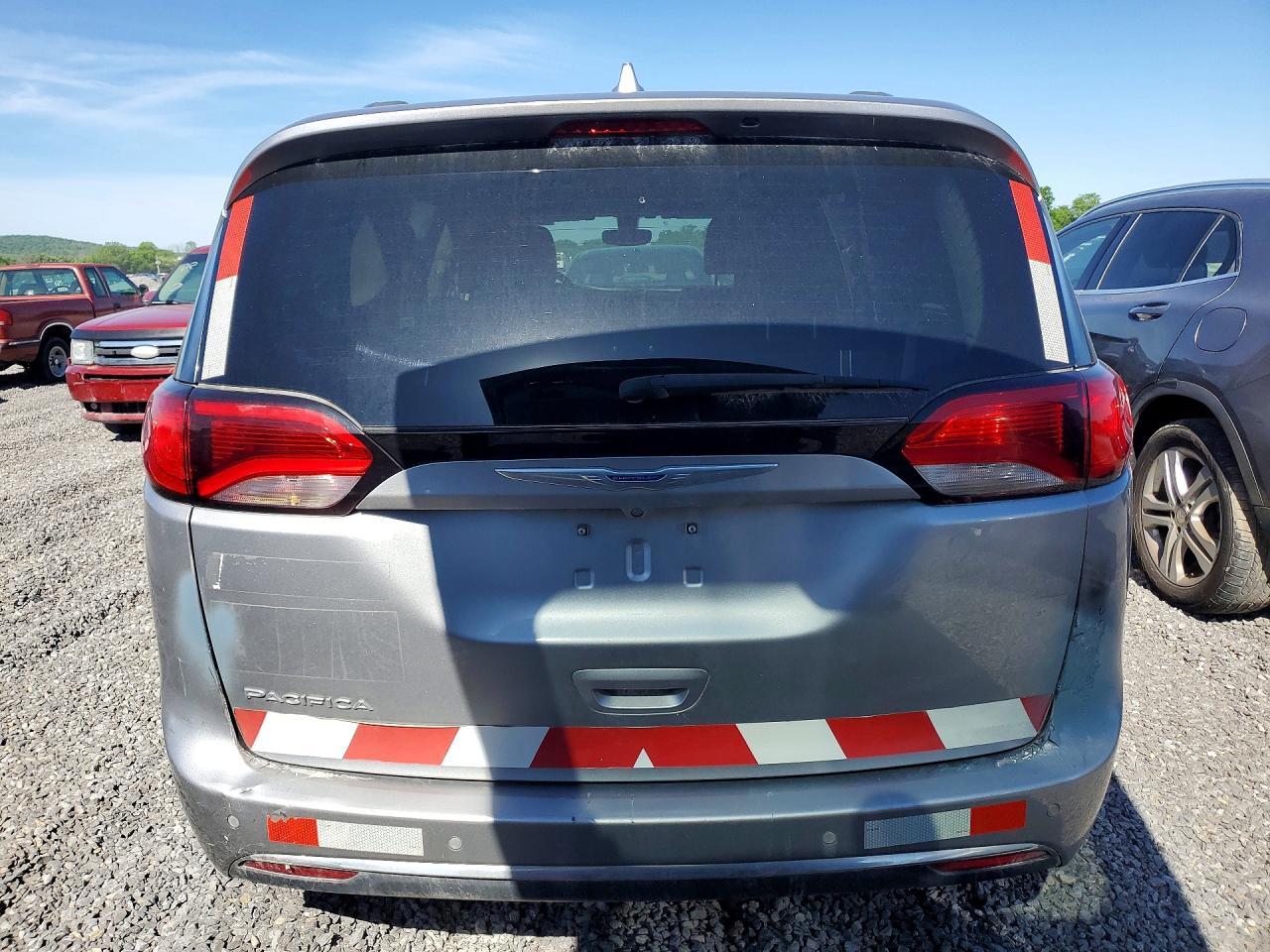 2020 Chrysler Pacifica Touring L - Image 6