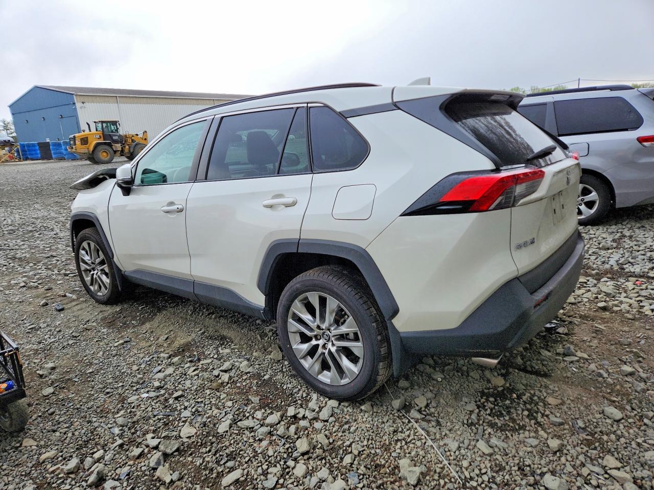 2021 Toyota Rav4 Xle Premium - Фото 2