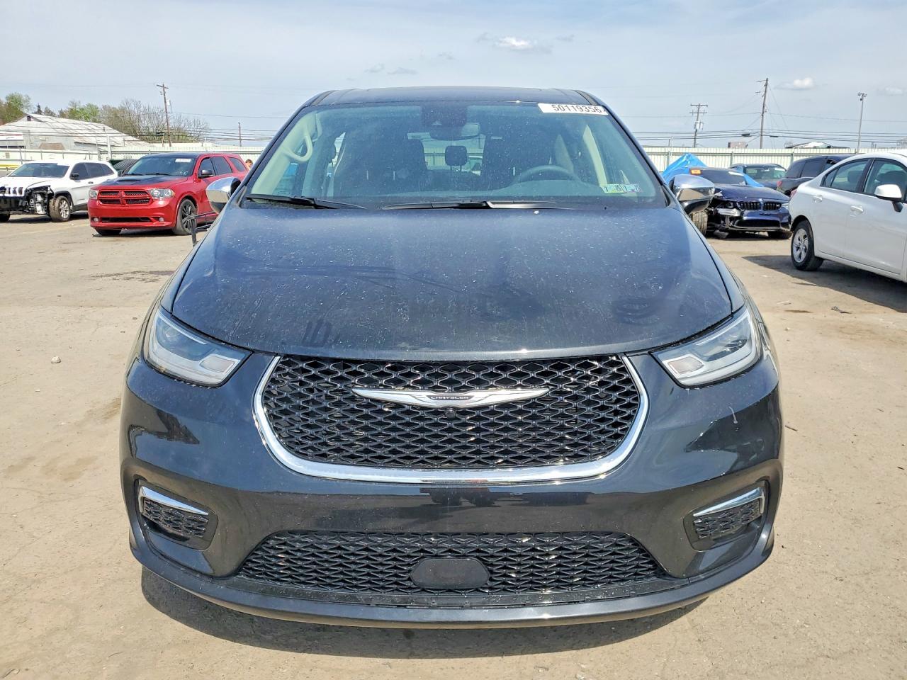 2023 Chrysler Pacifica Hybrid Limited - Image 5