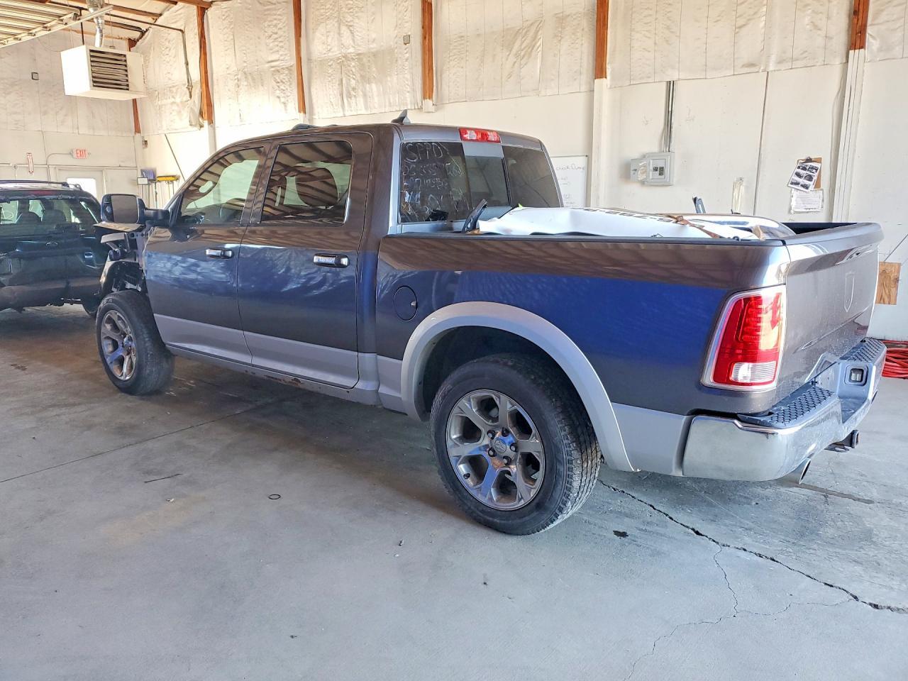 2017 Ram 1500 Laramie - Фото 2