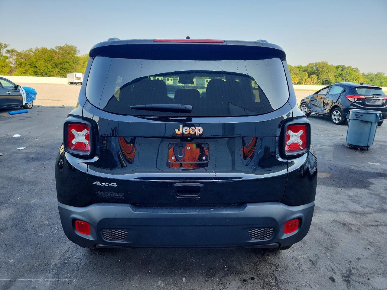 2023 Jeep Renegade Latitude - Image 6