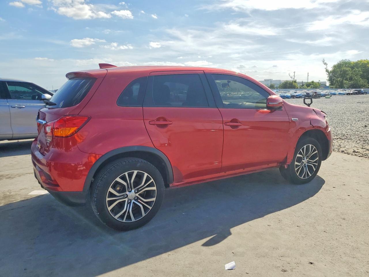 2019 Mitsubishi Outlander Sport Se - Фото 3
