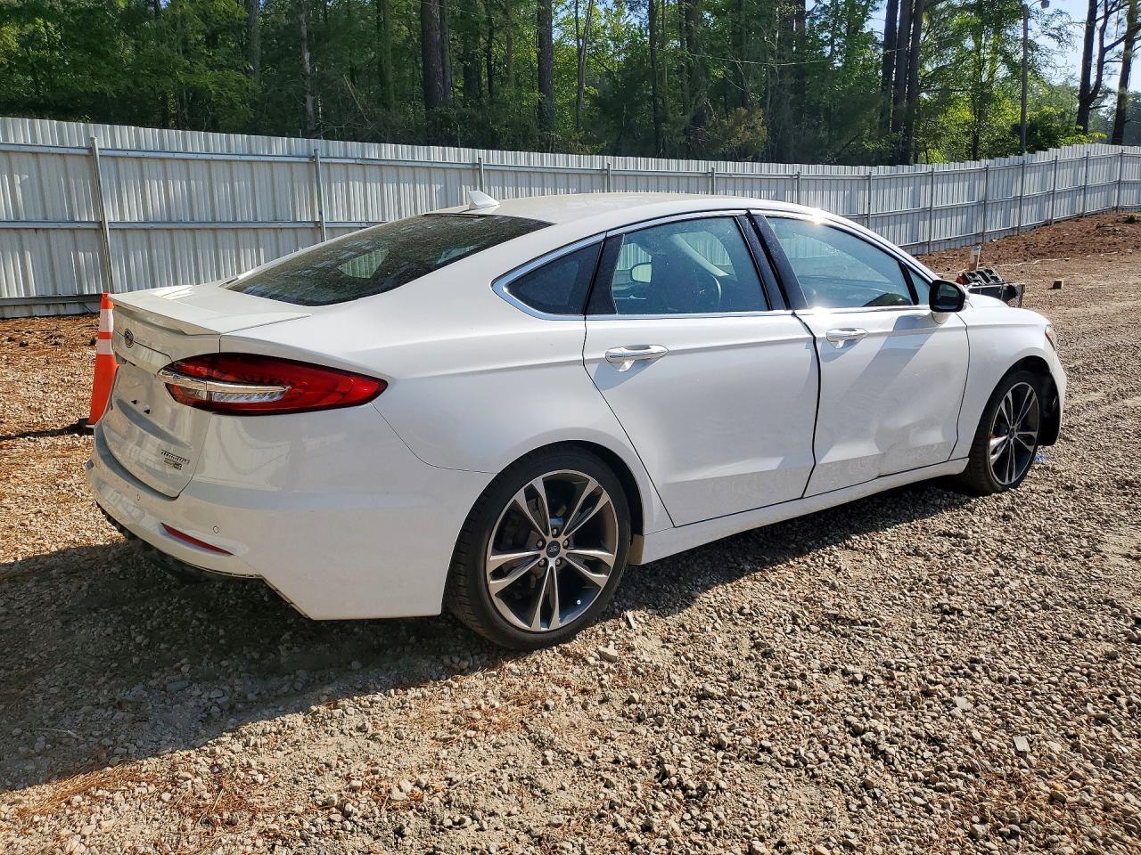 2019 Ford Fusion Titanium - Image 3