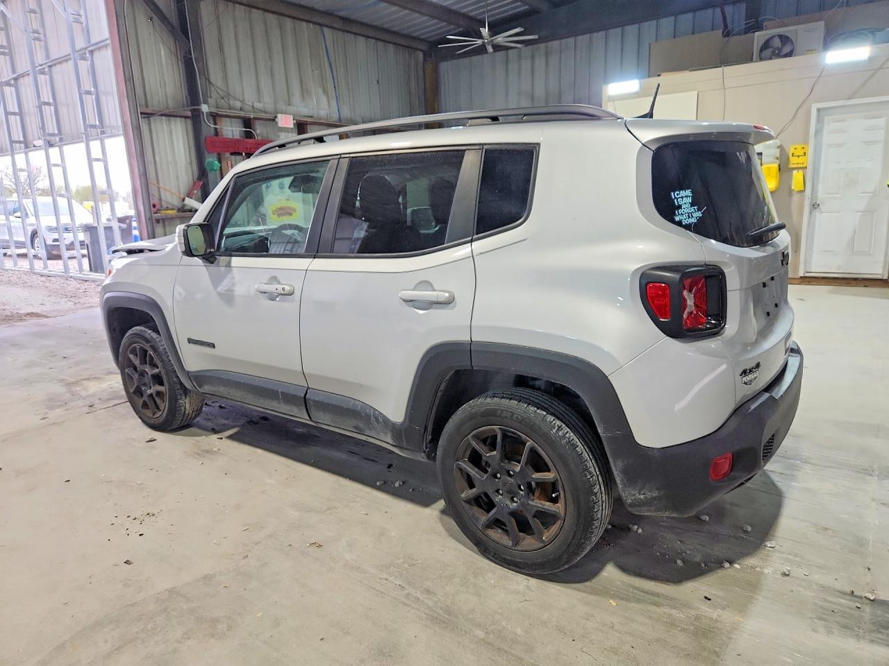 2020 Jeep Renegade Latitude - Image 2