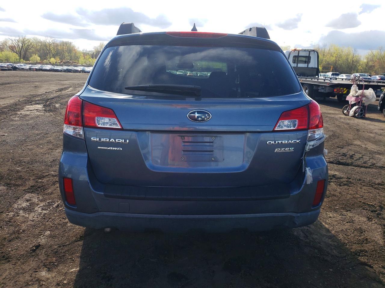 2014 Subaru Outback 2.5I Premium - Image 5