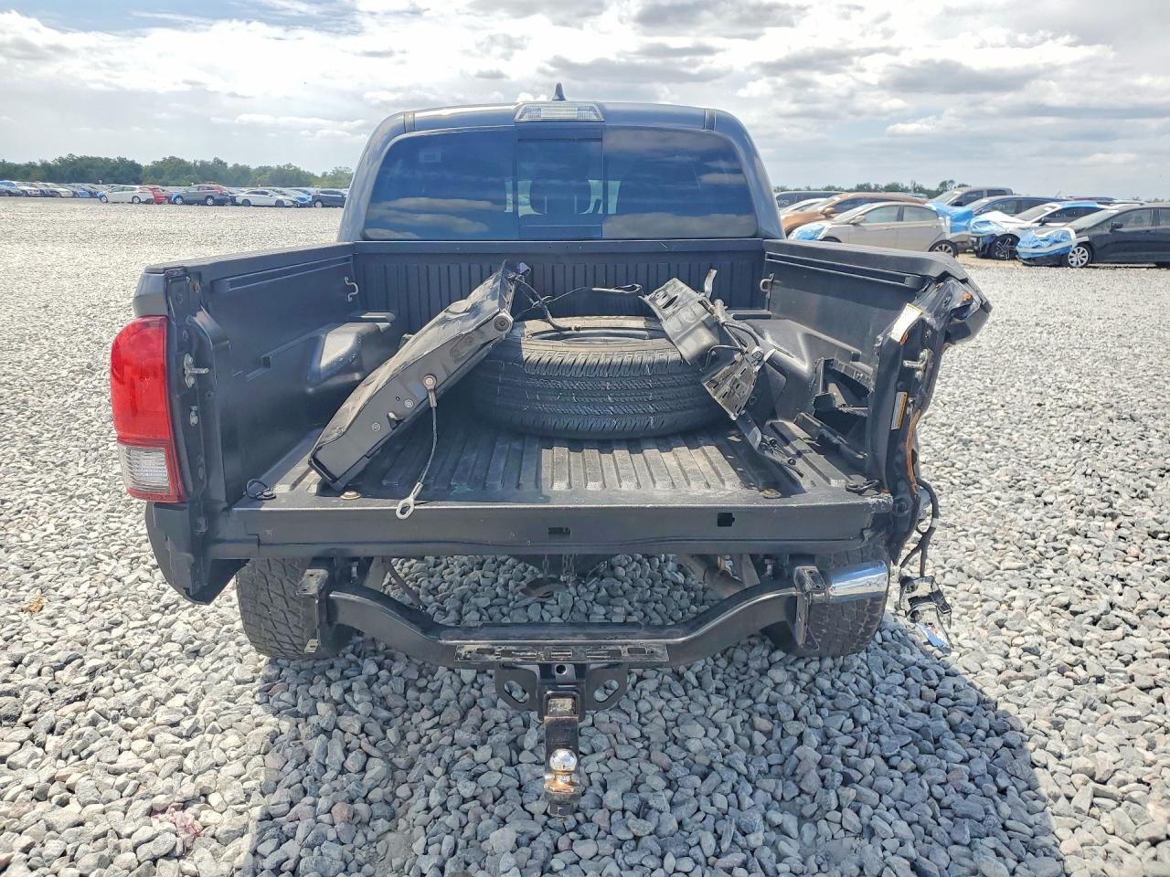 2020 Toyota Tacoma Sr5 V6 - Image 6