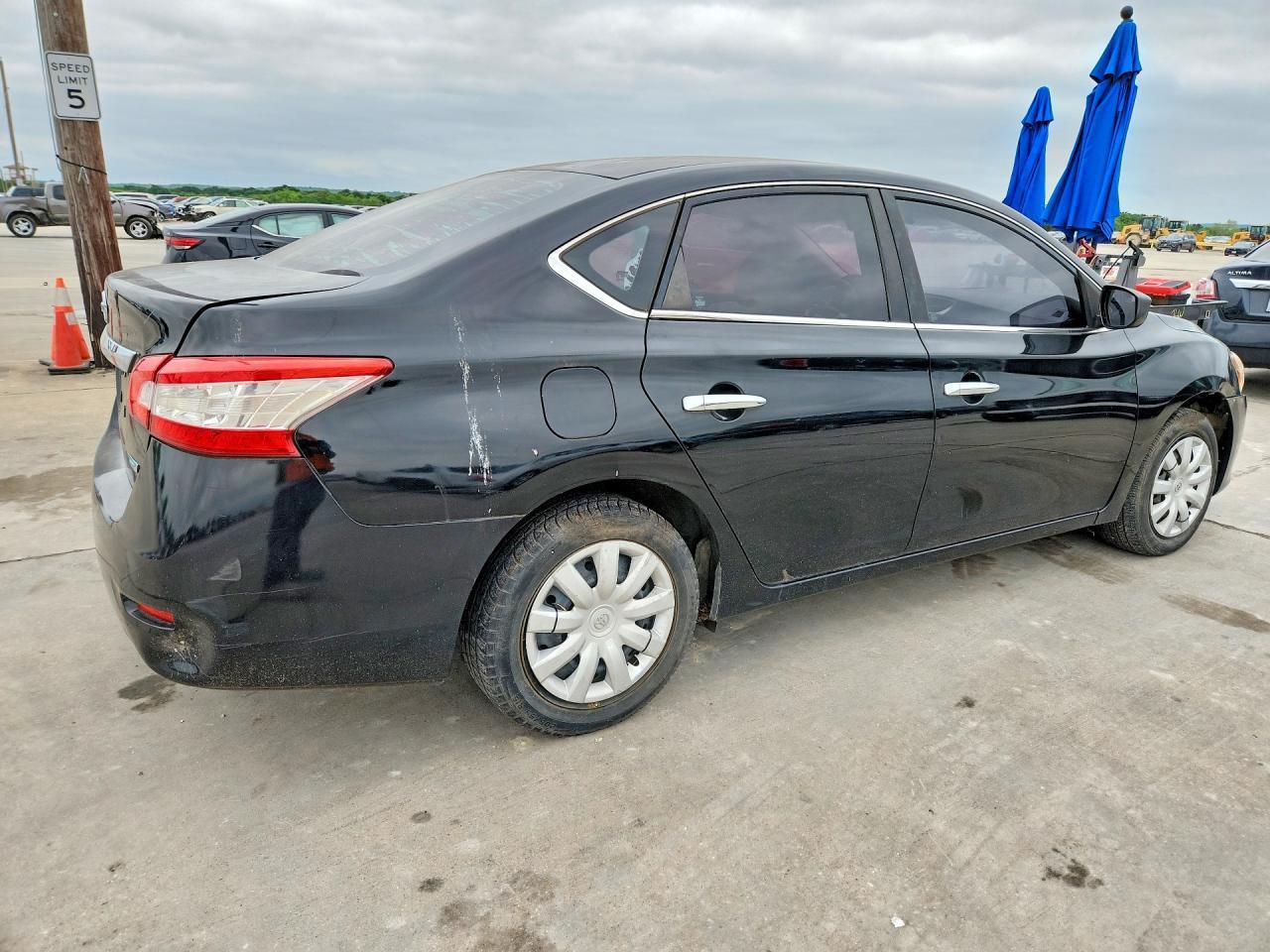 2013 Nissan Sentra - Image 3