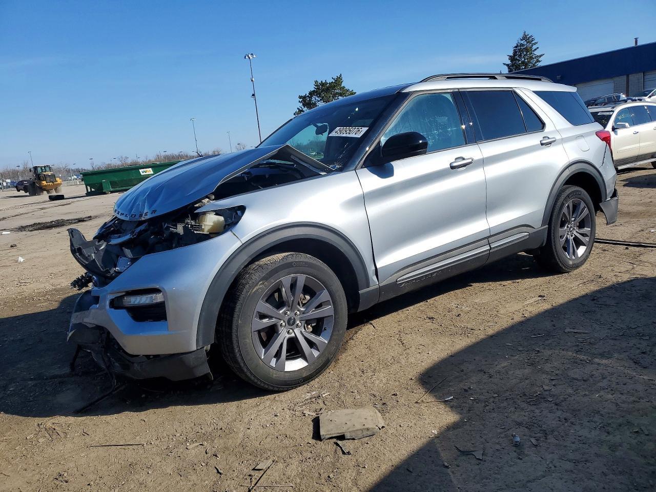 2023 Ford Explorer Xlt