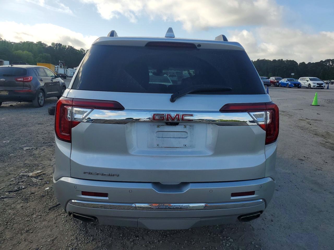 2020 GMC Acadia Denali - Image 6