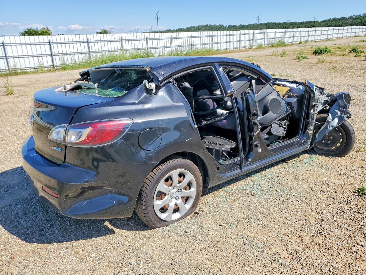 2013 Mazda 3 I - Фото 3