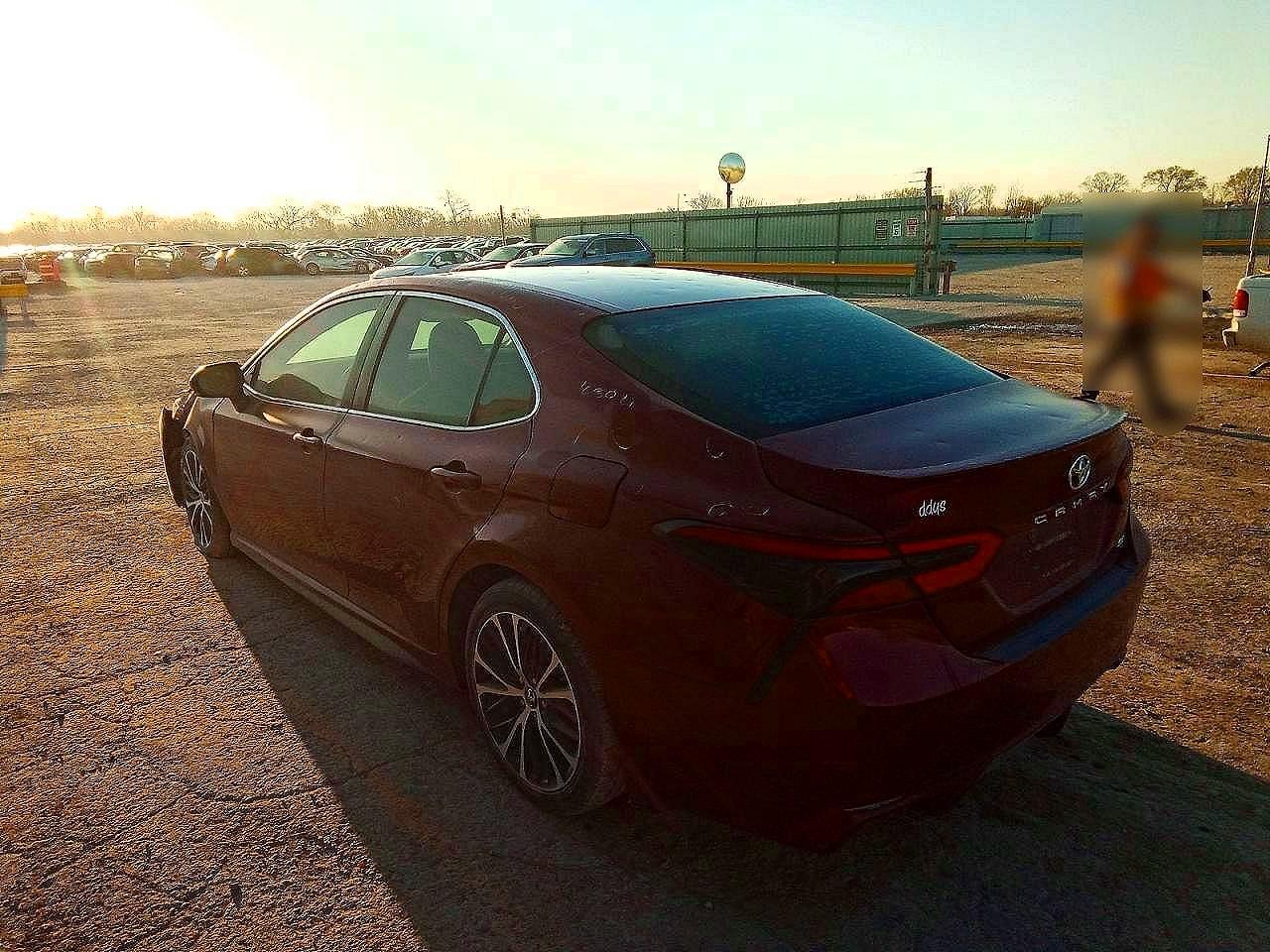 2018 Toyota Camry Se - Фото 2