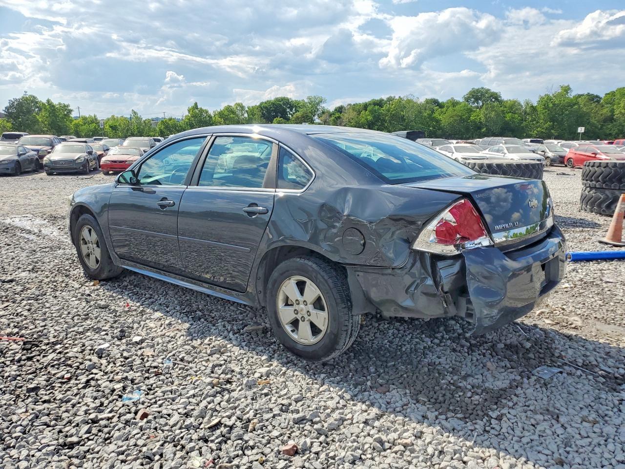 2011 Chevrolet Impala Lt - Image 2