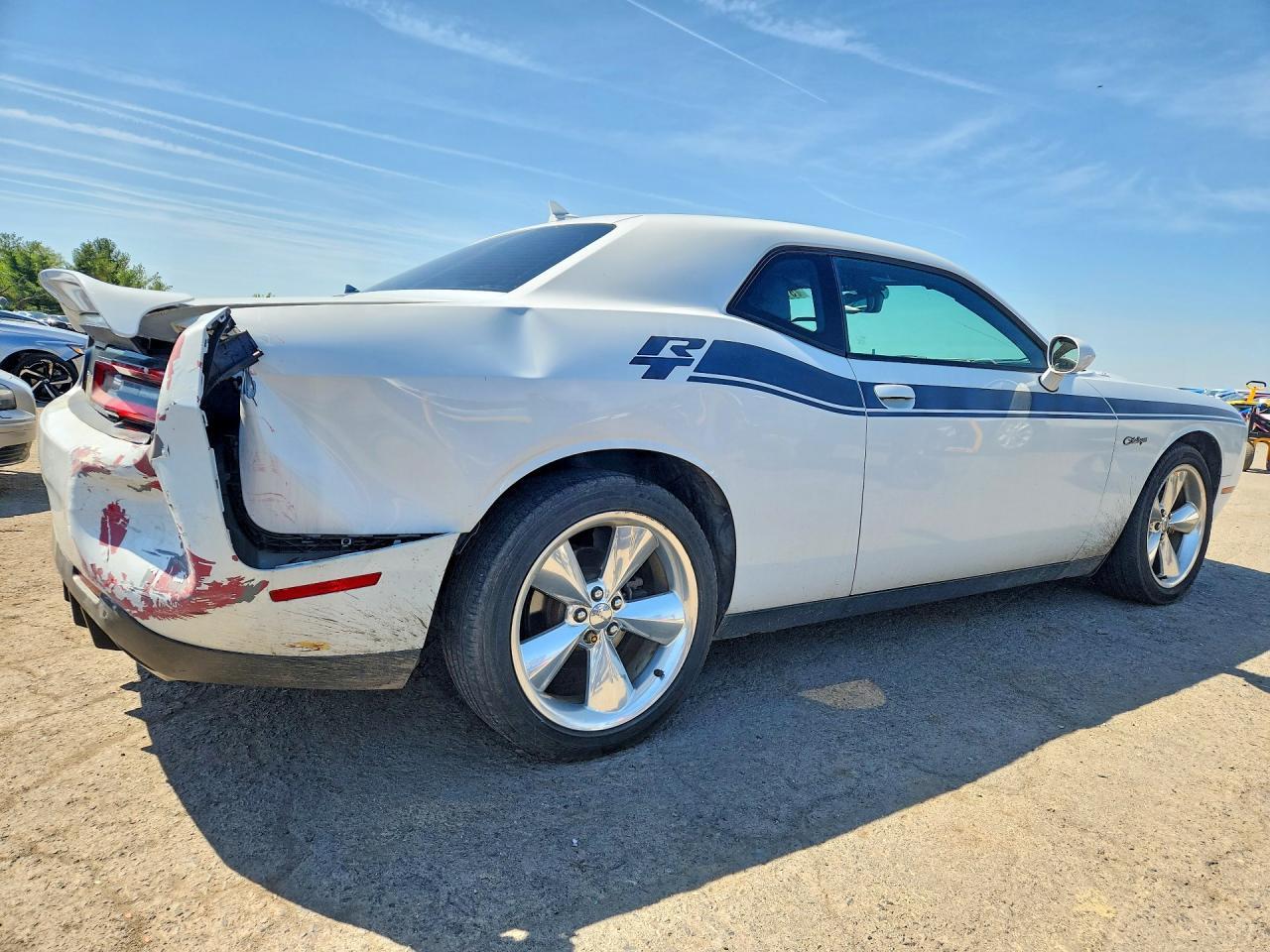 2016 Dodge Challenger R - Image 3