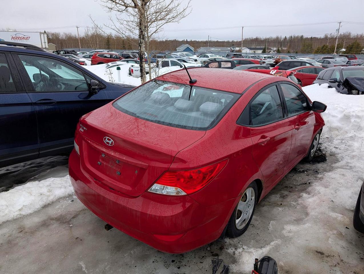 2013 Hyundai Accent Gls - Фото 3