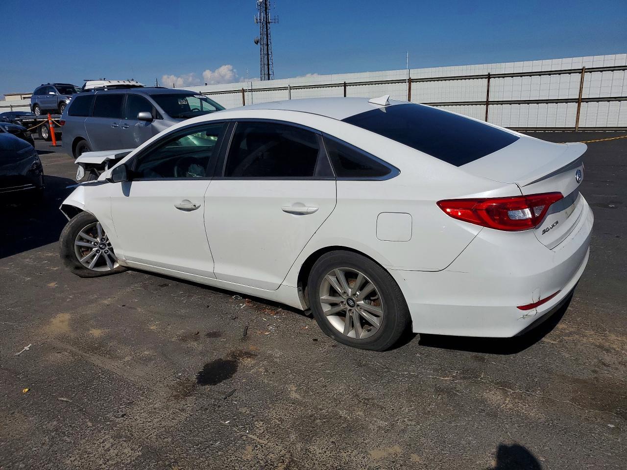 2016 Hyundai Sonata Se - Image 2