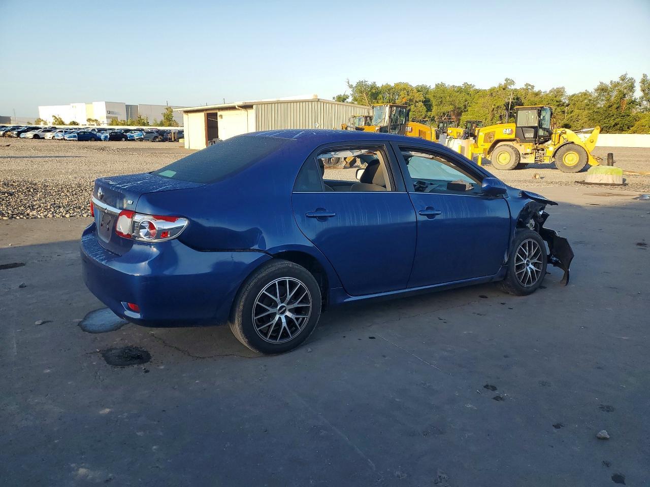 2013 Toyota Corolla Le - Фото 3