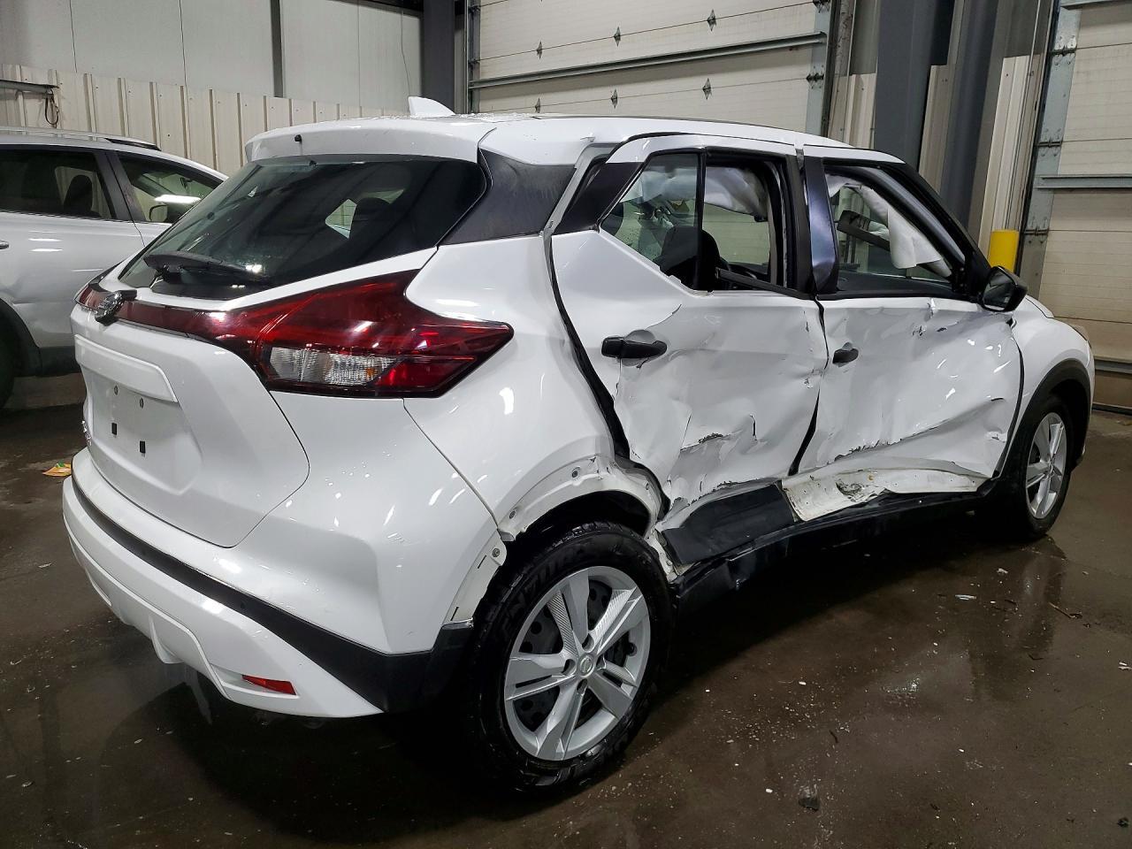 2021 Nissan Kicks S - Фото 3