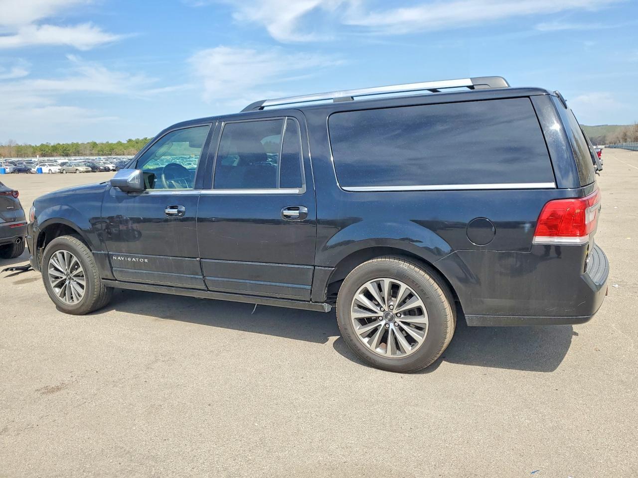 2017 Lincoln Navigator L Select - Image 2