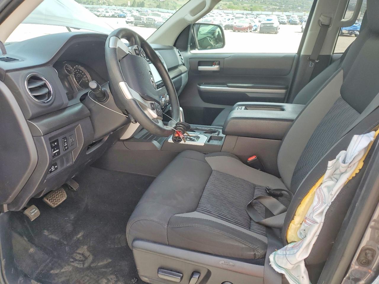 2014 Toyota Tundra Sr5 - Image 7