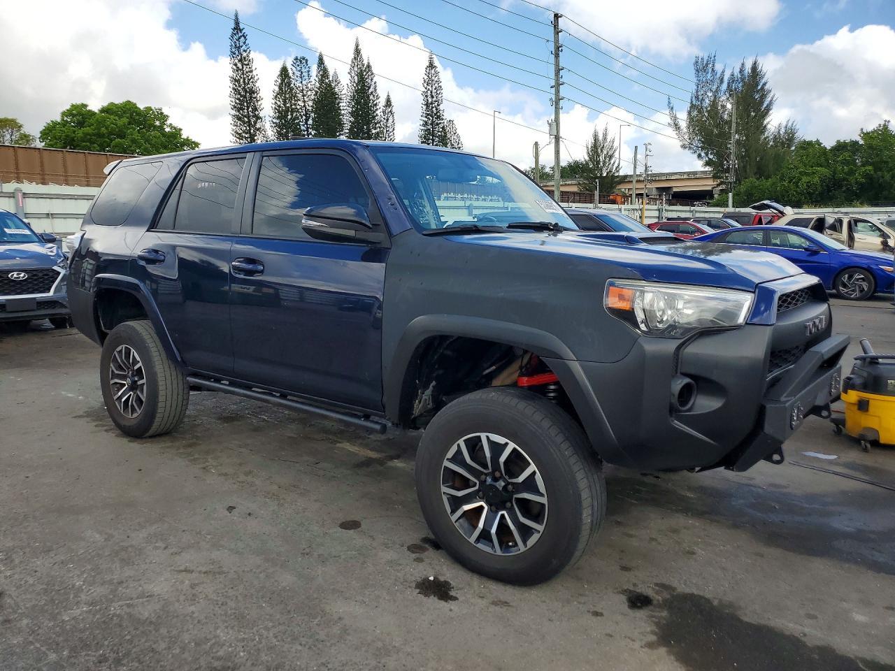 2018 Toyota 4Runner Trd Off-Road Premium - Image 4