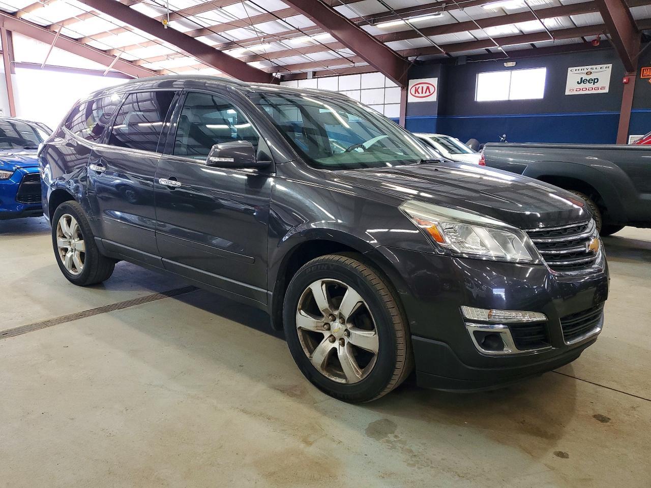 2017 Chevrolet Traverse Lt - Image 4