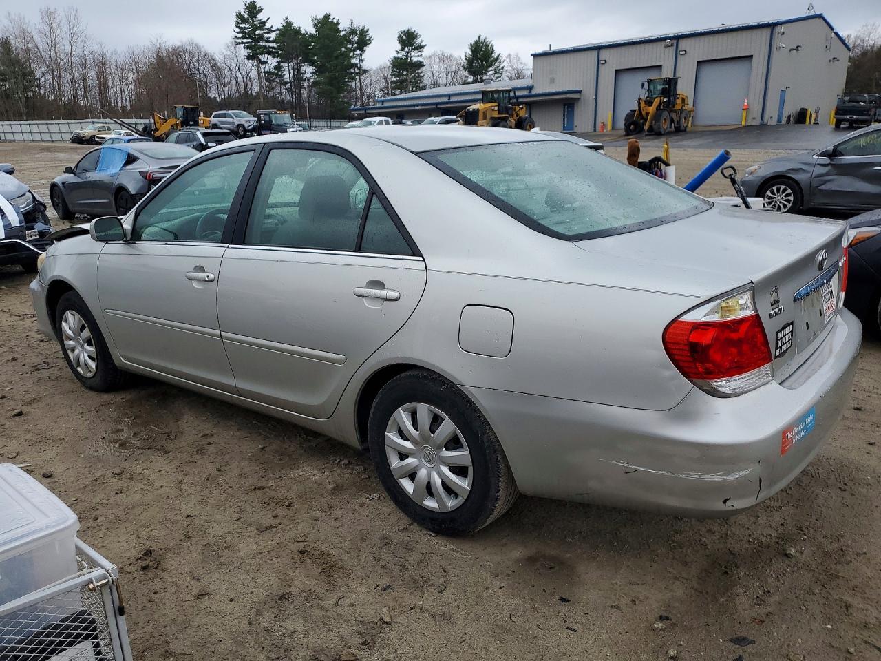 2006 Toyota Camry Le - Image 2