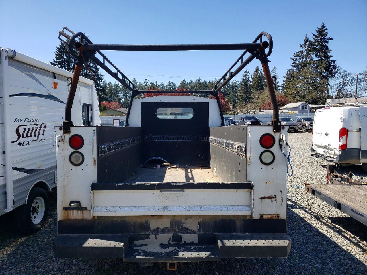 2010 Ford Econoline E350 Super Duty Cutaway Van - Image 6