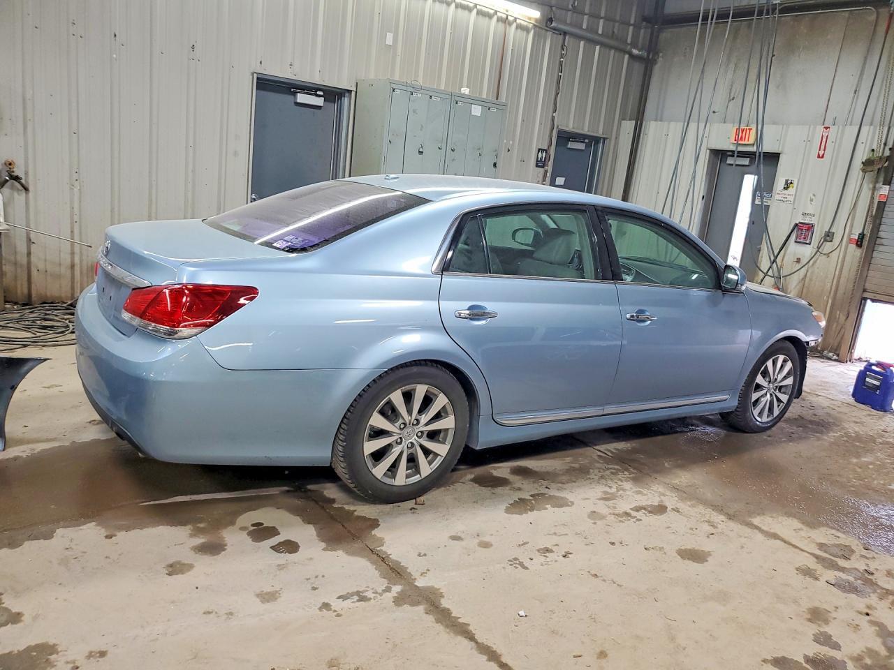 2011 Toyota Avalon Limited - Фото 3