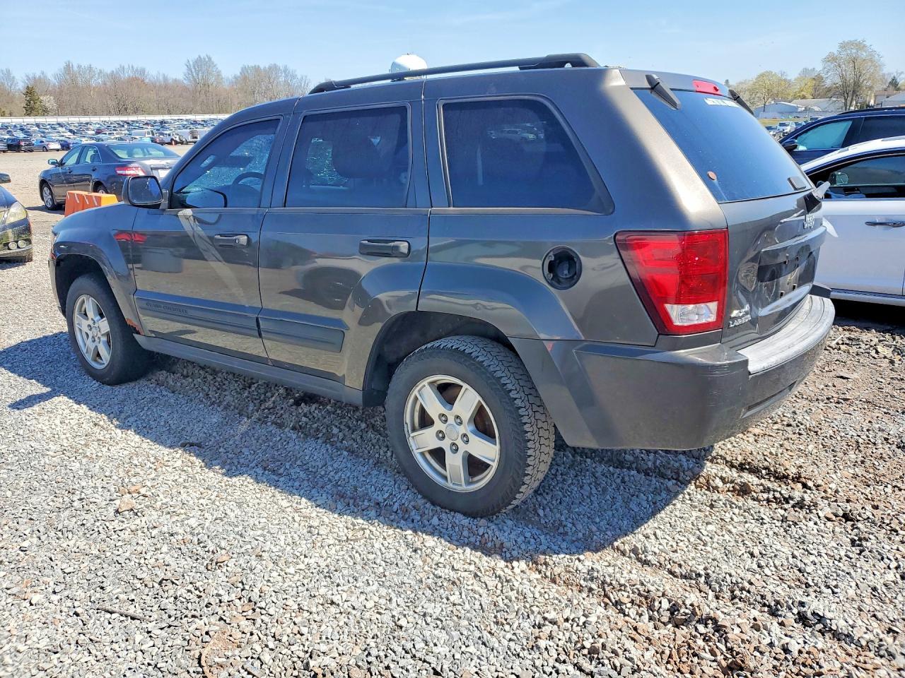 2006 Jeep Cherokee - Image 2