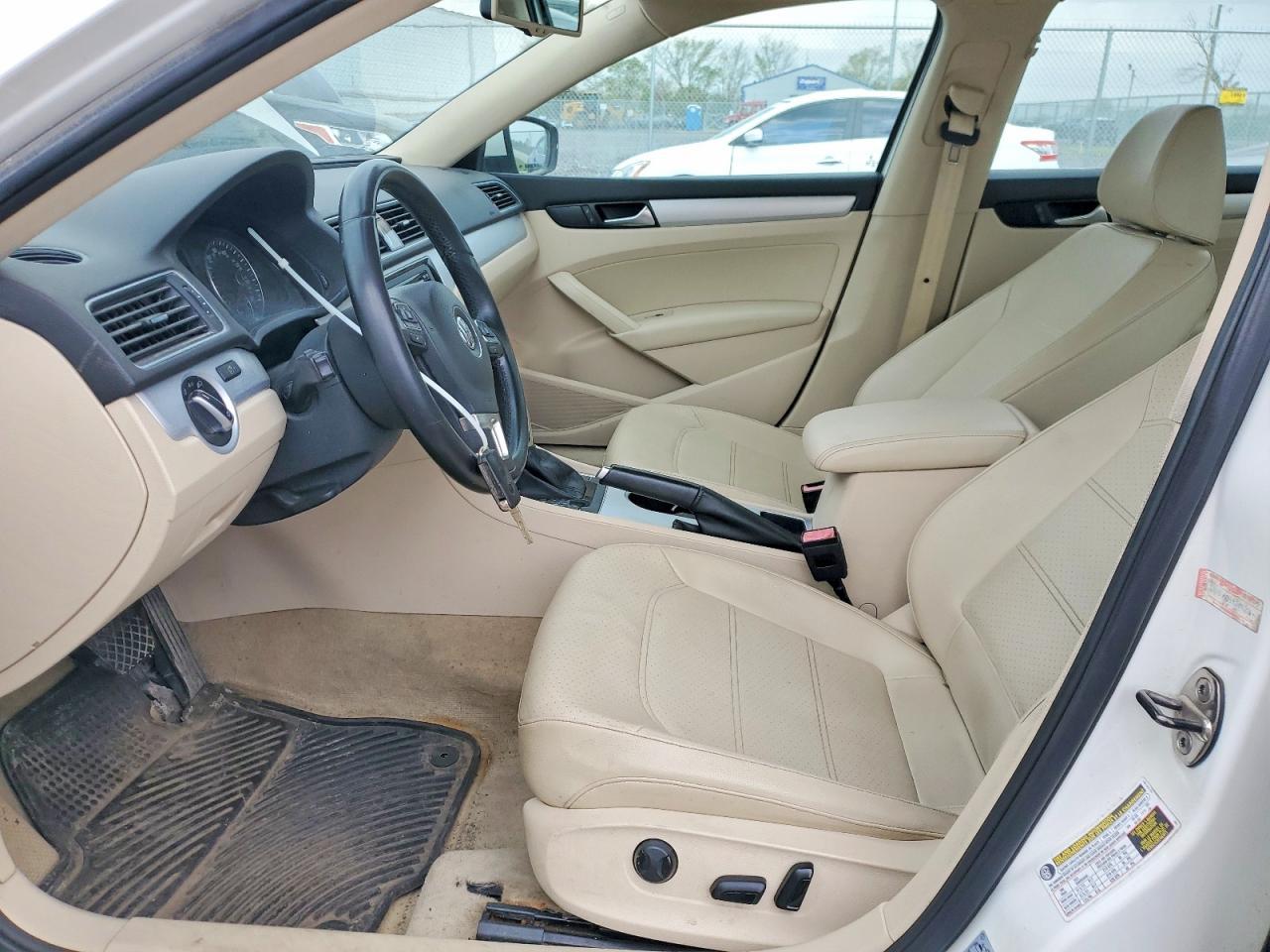 2013 Volkswagen Passat Se - Image 7