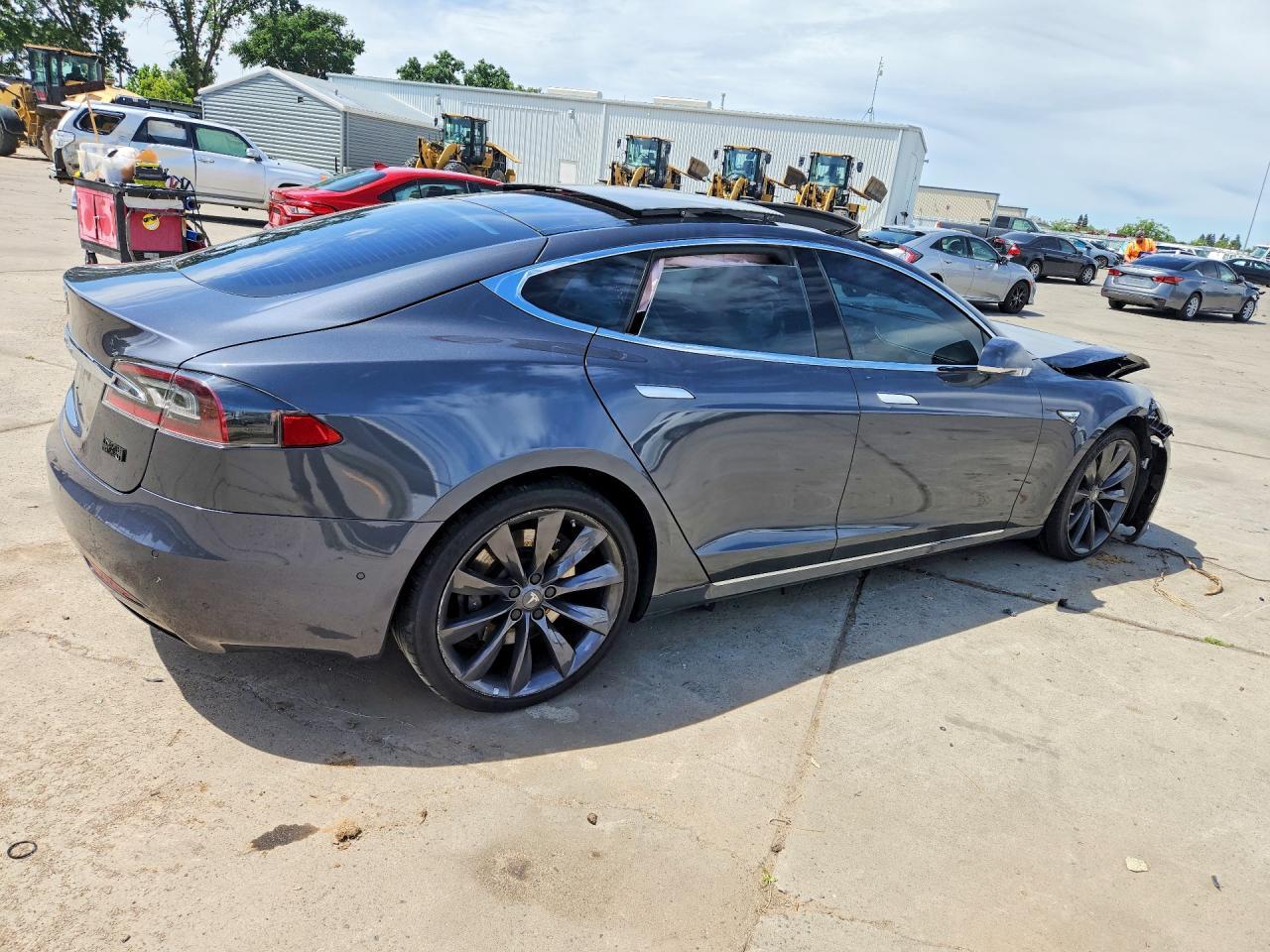 2016 Tesla Model S - Фото 3