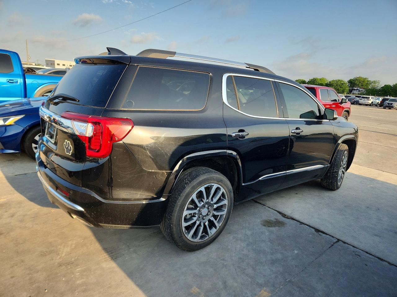 2021 GMC Acadia Denali - Image 3