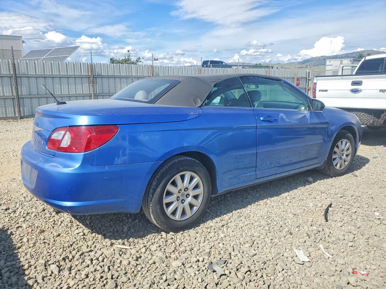 2008 Chrysler Sebring - Image 3