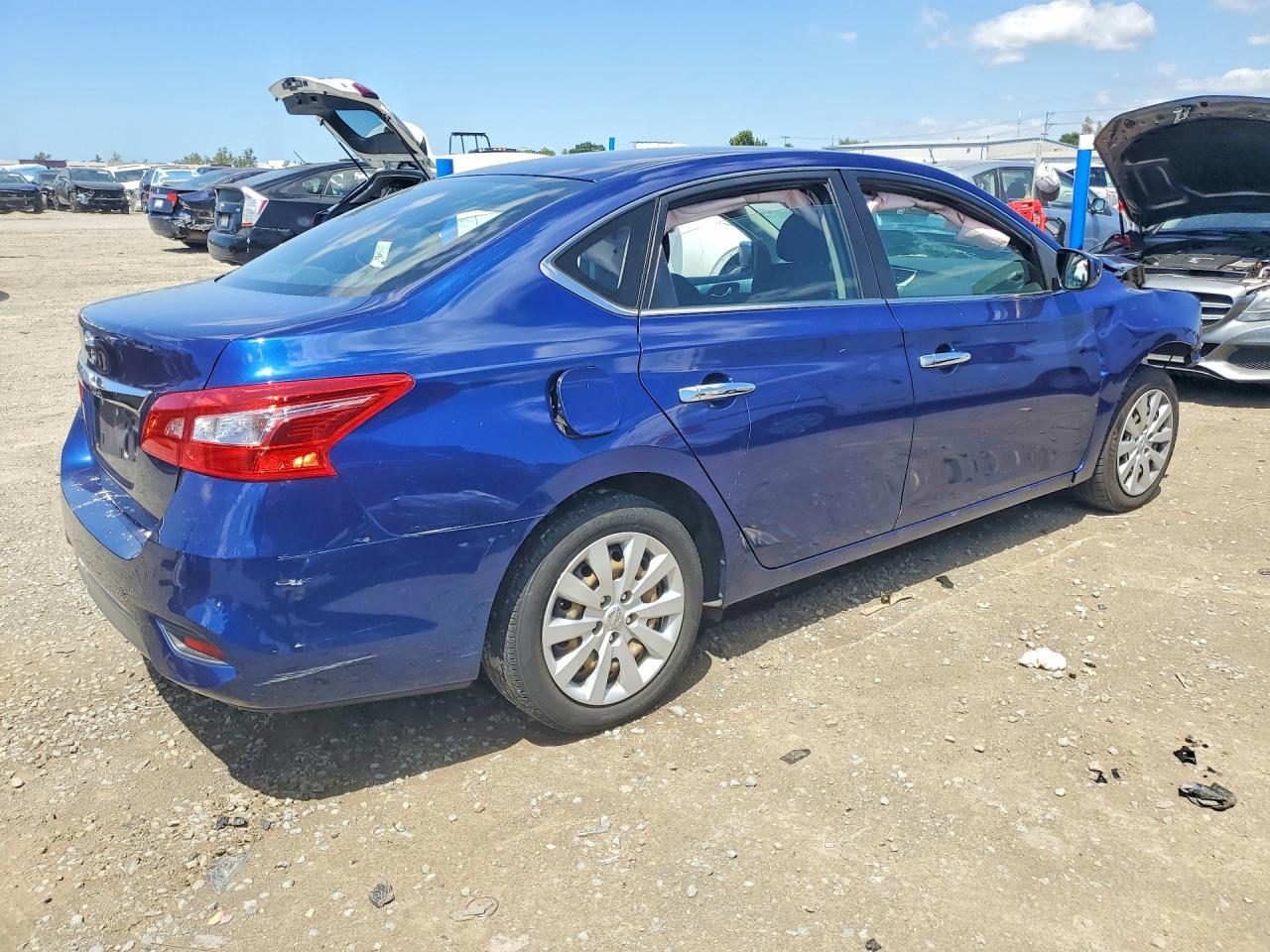 2018 Nissan Sentra S - Фото 3