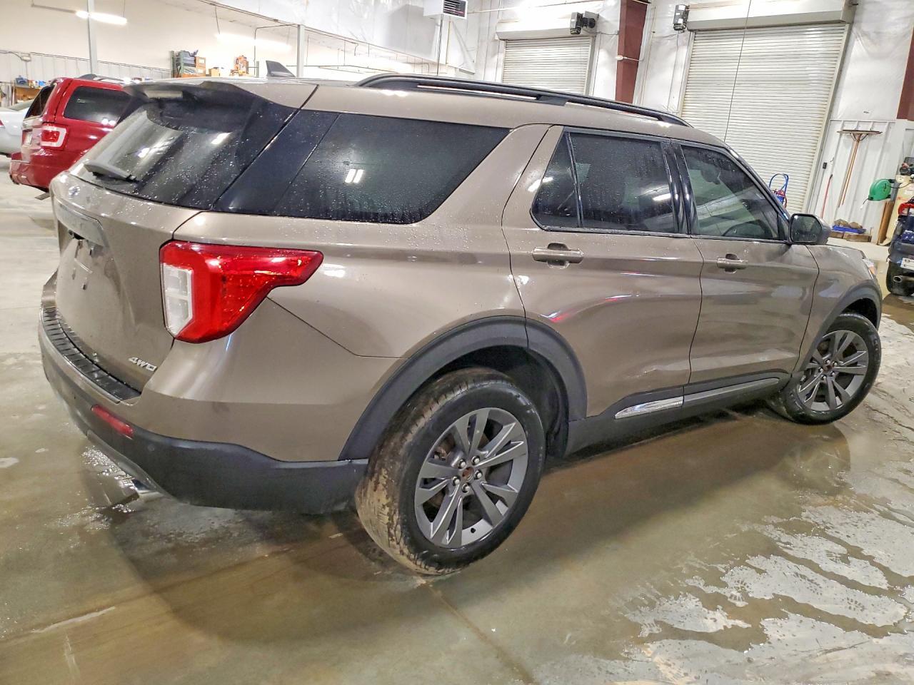 2021 Ford Explorer Xlt - Фото 3