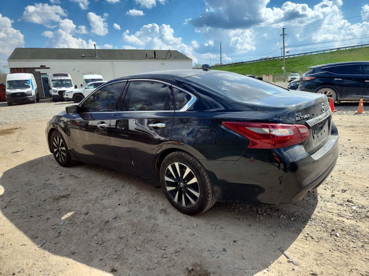 2018 Nissan Altima 2.5 Sv - Image 2