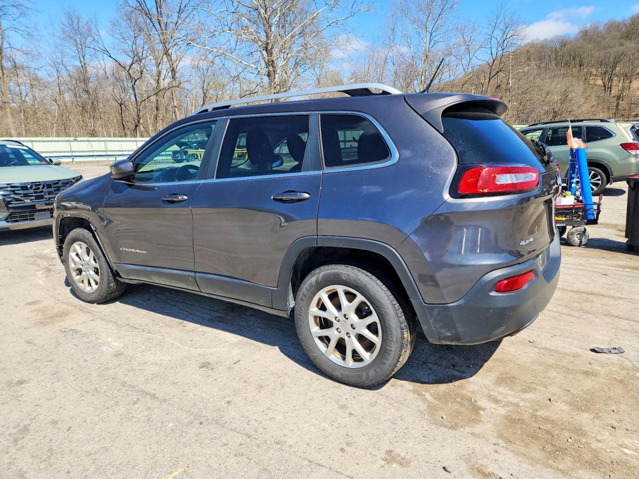 2015 Jeep Cherokee Latitude - Фото 2